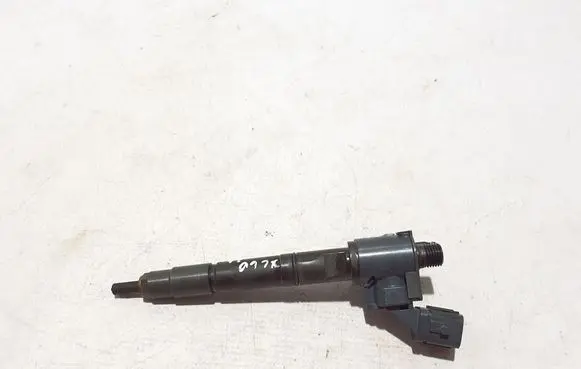 Volvo XC60 Fuel injector 32140080