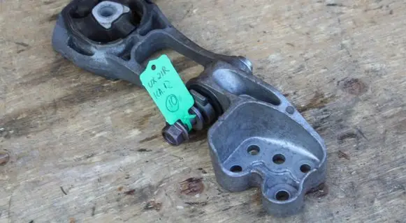 Lexus UX Gearbox mount 