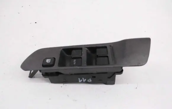 Nissan Primera Electric window control switch 