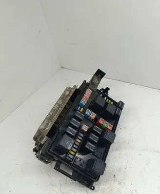 Chrysler 300 - 300C Fuse module P04692230AG 16238AC 30560441A
