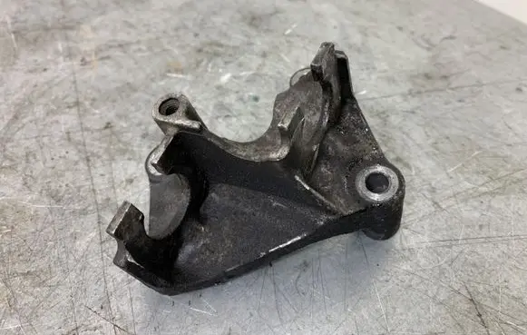 Honda CR-V Gear shift cable bracket 