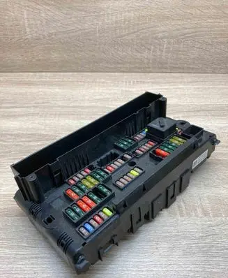 BMW 5 F10 F11 Fuse module 9252815 925281501 USED