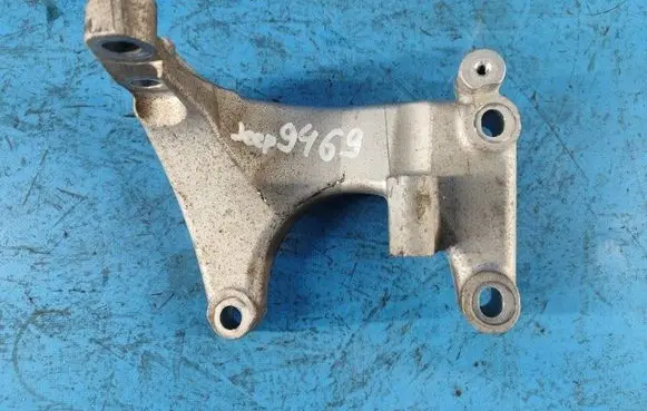 Jeep Renegade Gear shift cable bracket 68298626AA
