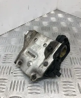 BMW 5 F10 F11 Radiator mount bracket 7186513 7201161
