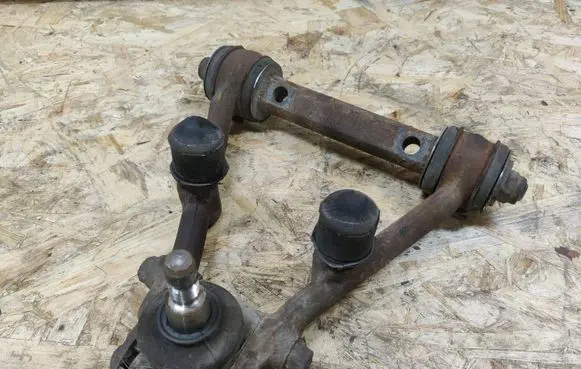 Front lower control arm/wishbone