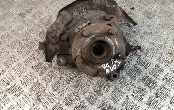 Subaru Impreza II Front wheel hub