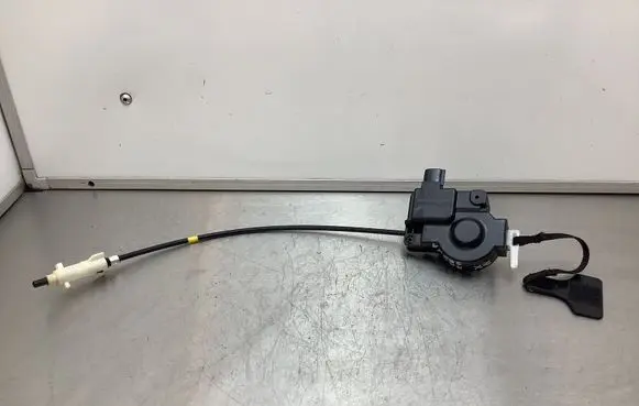 Lexus RX 330 - 350 - 400H Fuel tank cap lock motor PBTM15GF5