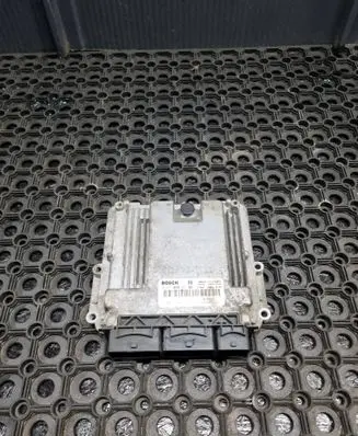 Opel Vivaro Engine control unit/module 0281030991 237104588R 237103888R