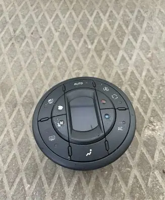 Renault Espace - Grand espace IV Climate control unit 8200028447A