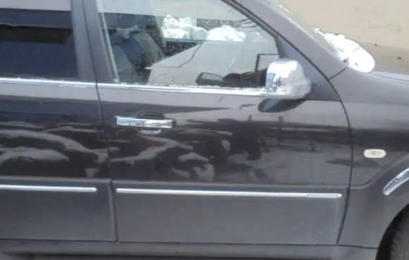SsangYong Rexton Front door