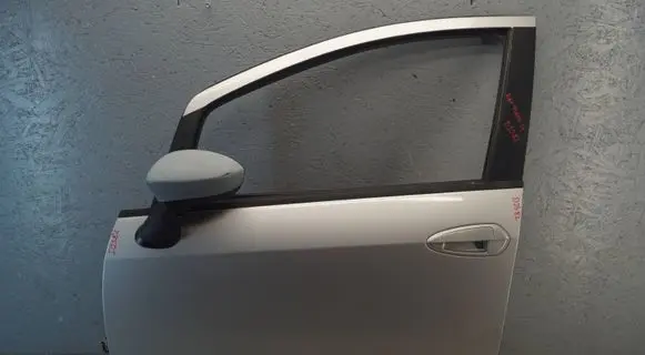 Fiat Grande Punto Front door