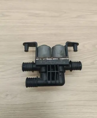 BMW X5 E70 Coolant heater control valve 6910544 1147412166 121203