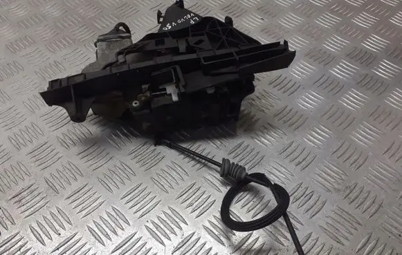 Volvo V50 Front door lock 240015003