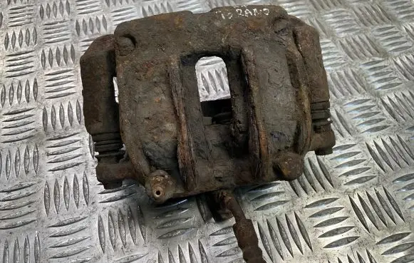 Nissan Terrano Front brake caliper