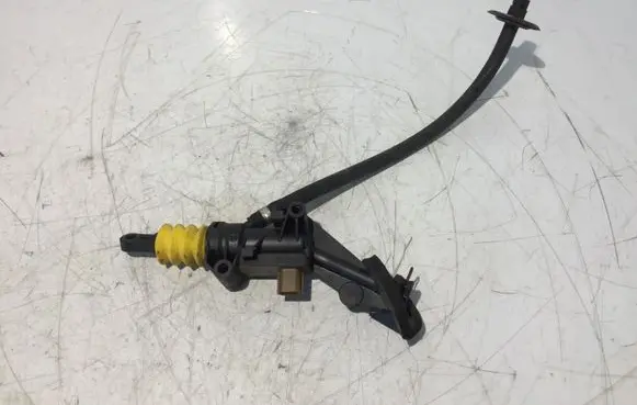 Clutch slave cylinder