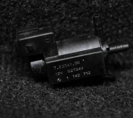 BMW 2 F22 F23 Turbo solenoid valve 1742712