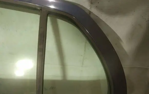 Toyota Yaris Rear vent window glass as2