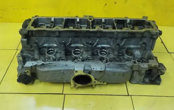 Peugeot 2008 I Engine head 9694504780