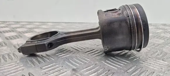 BMW X3 E83 Piston with connecting rod N47