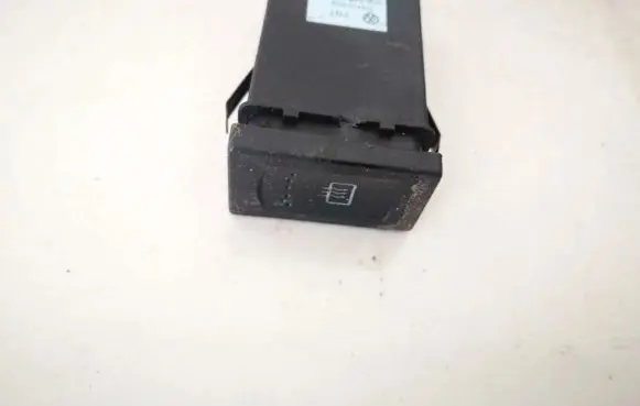 Volkswagen PASSAT B5 Windscreen/window heater switch 3b0959621b