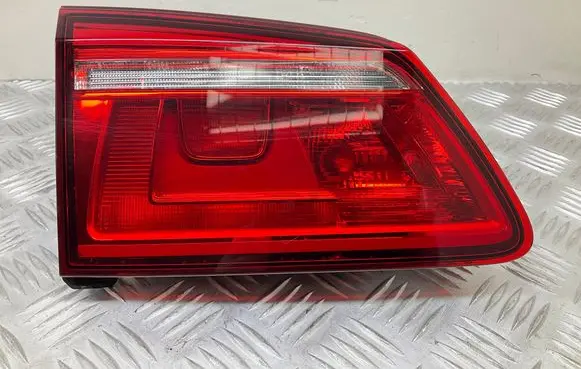 Volkswagen Golf Sportsvan Tailgate rear/tail lights 510945093L