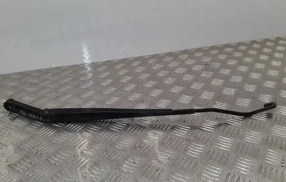 Nissan Titan Front wiper blade arm 89813613 1003