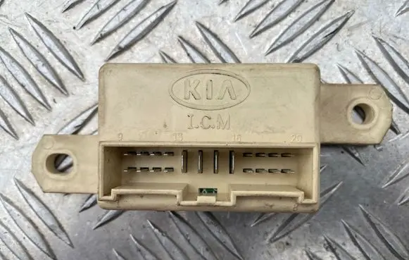 KIA Sorento Sensor BLICM AK4717