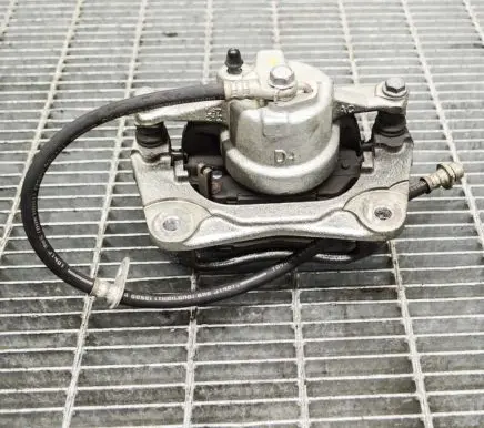 Toyota C-HR I Front brake caliper