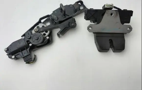 Tailgate/trunk/boot lock/catch/latch