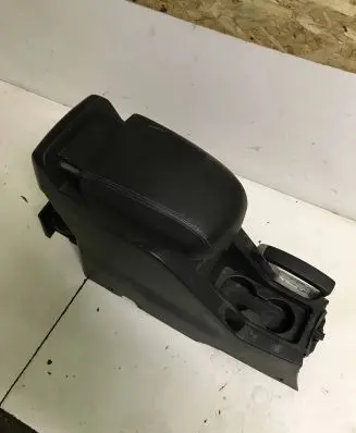 Opel Antara Armrest