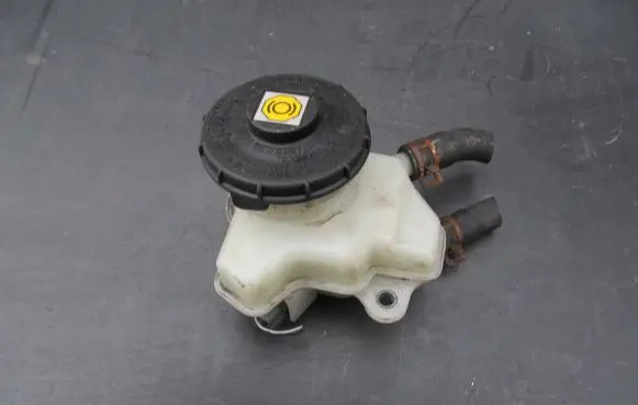 Honda Jazz Brake fluid reservoir 