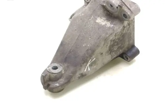 Mercedes-Benz E W211 Engine mounting bracket A2712230904