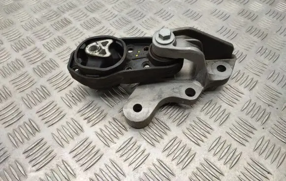 Ford Fiesta Engine mount bracket
