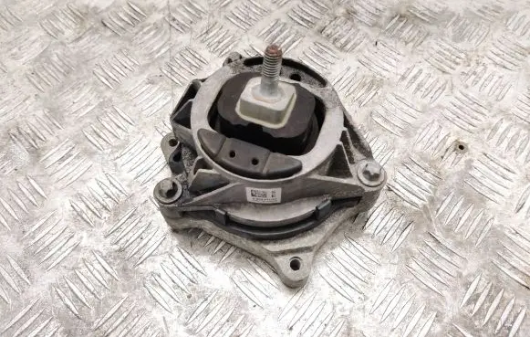 BMW 4 F32 F33 Engine mount bracket 6859411