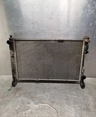 Mercedes-Benz B W245 Coolant radiator A1695001703 Q03H9380