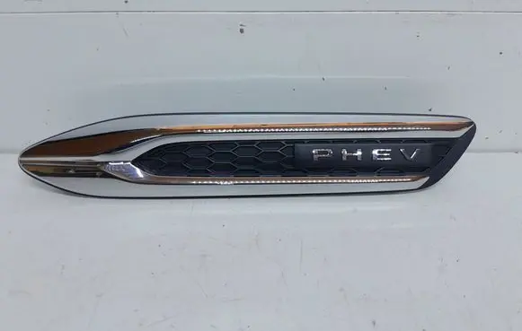 Mazda CX-60 Fender model badge letters KAAA508F1