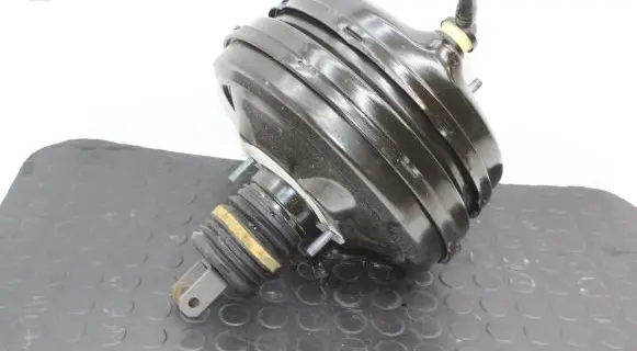 Mercedes-Benz CLS C219 Brake booster A2114301030