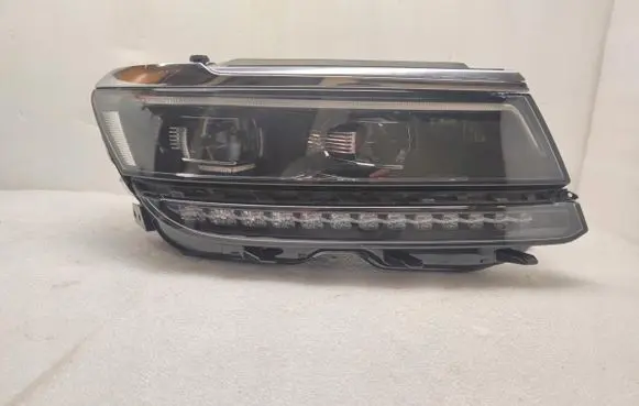 Volkswagen Tiguan Headlight/headlamp