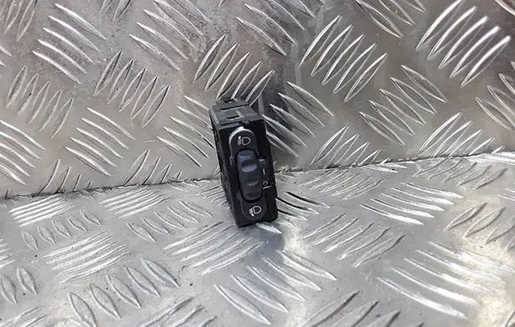Opel Vivaro Headlight level height control switch 8200379685