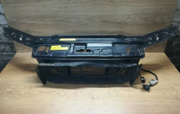 Volvo XC70 Radiator support slam panel 