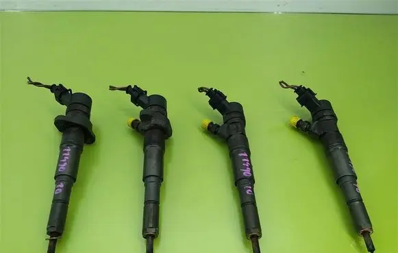 Fuel injectors set