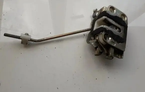 Mazda 323 Front door lock