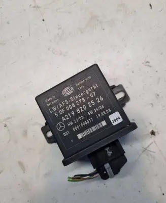 Mercedes-Benz CLS C219 Light module LCM 5DF00827807 0001800077 A2198202526