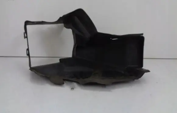 Peugeot 3008 II Intercooler air channel guide 9836834080