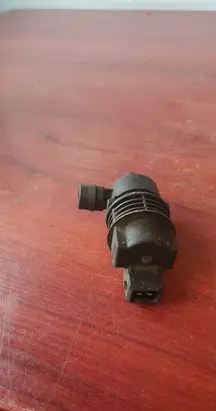 BMW 3 E46 Windscreen/windshield washer pump 1433602