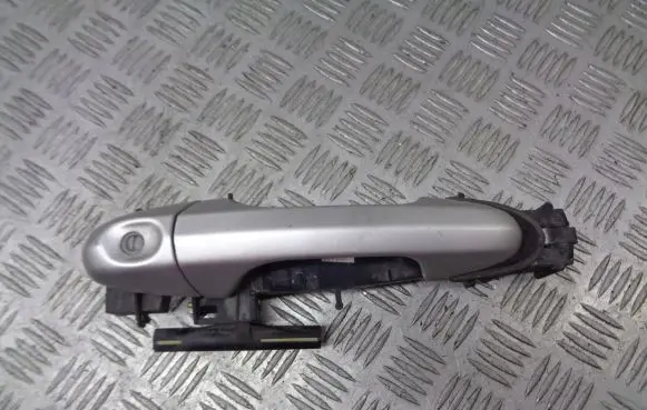 Chrysler Pacifica Front door interior handle