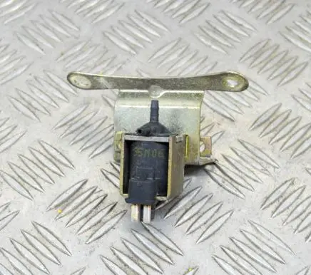 Mercedes-Benz SL R129 Turbo solenoid valve A0015408697 0015408697