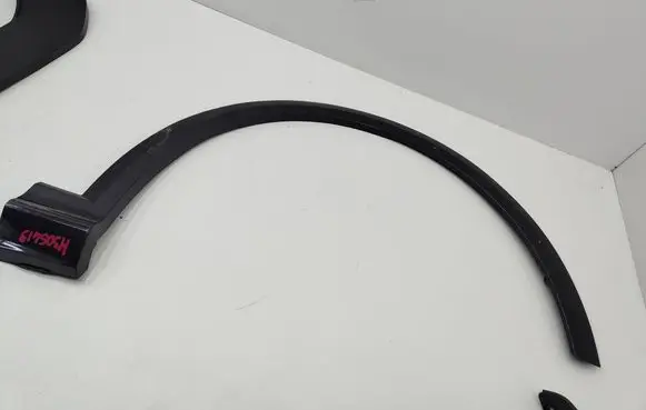 Audi Q5 SQ5 GU Front arch trim 8MA853718A