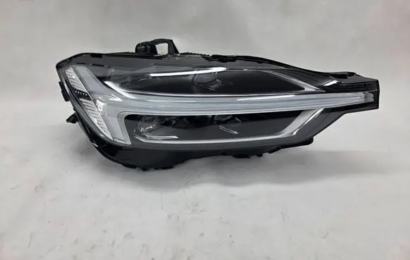 Volvo XC60 Headlight/headlamp 32133545