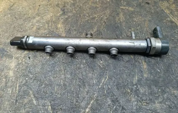 Mercedes-Benz E W213 Fuel main line pipe A6540700095 173000009919 A6540780049